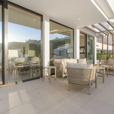 Vivi Homes -villa Kolibri Pool, Terrace & Golf