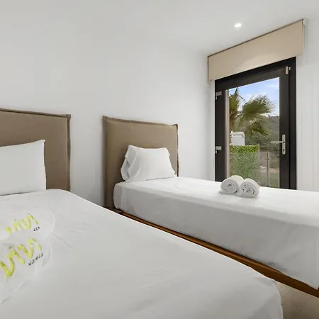 Vivi Homes -villa Kolibri Pool, Terrace & Golf Villa